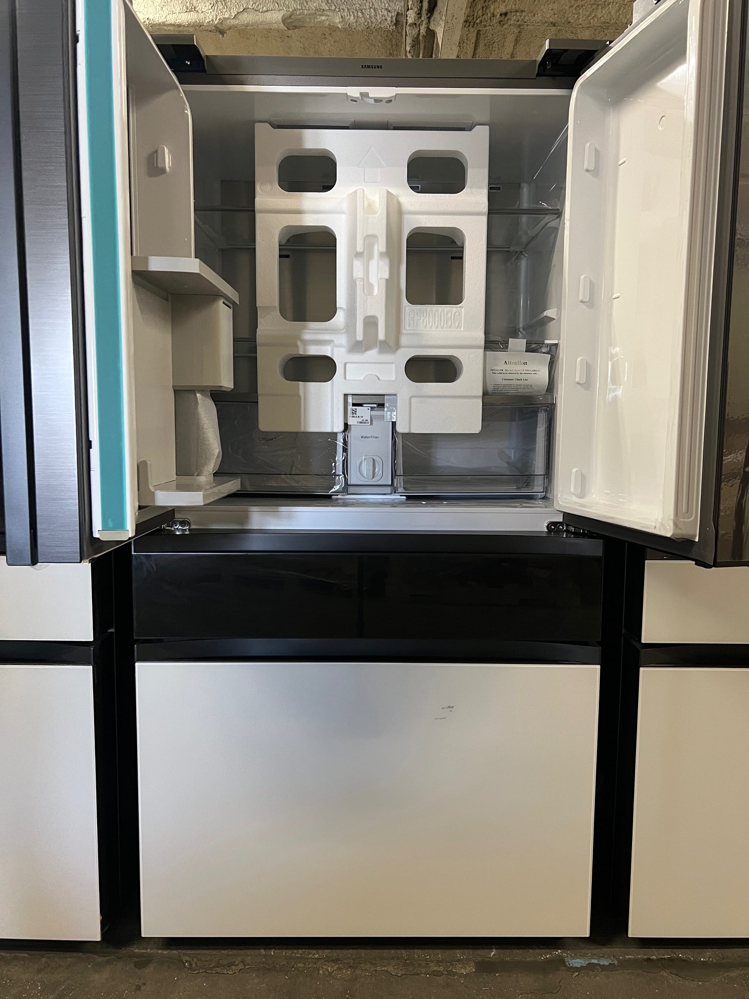 Samsung BESPOKE 23 cu. ft. Counter Depth 4-Door French Door with Tablet - Black & White